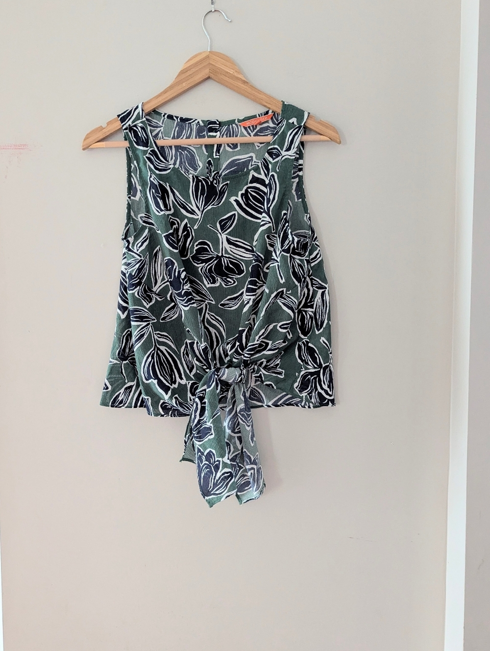 Modcloth Women's Green Floral Tie Front Sleeveless Top Small NWOT